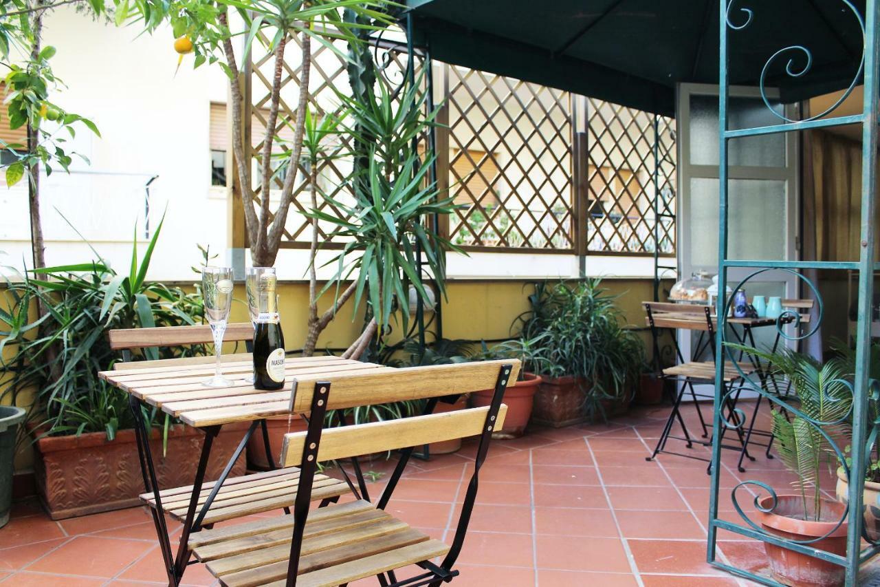 La Suite Del Prof Neapel Exterior foto
